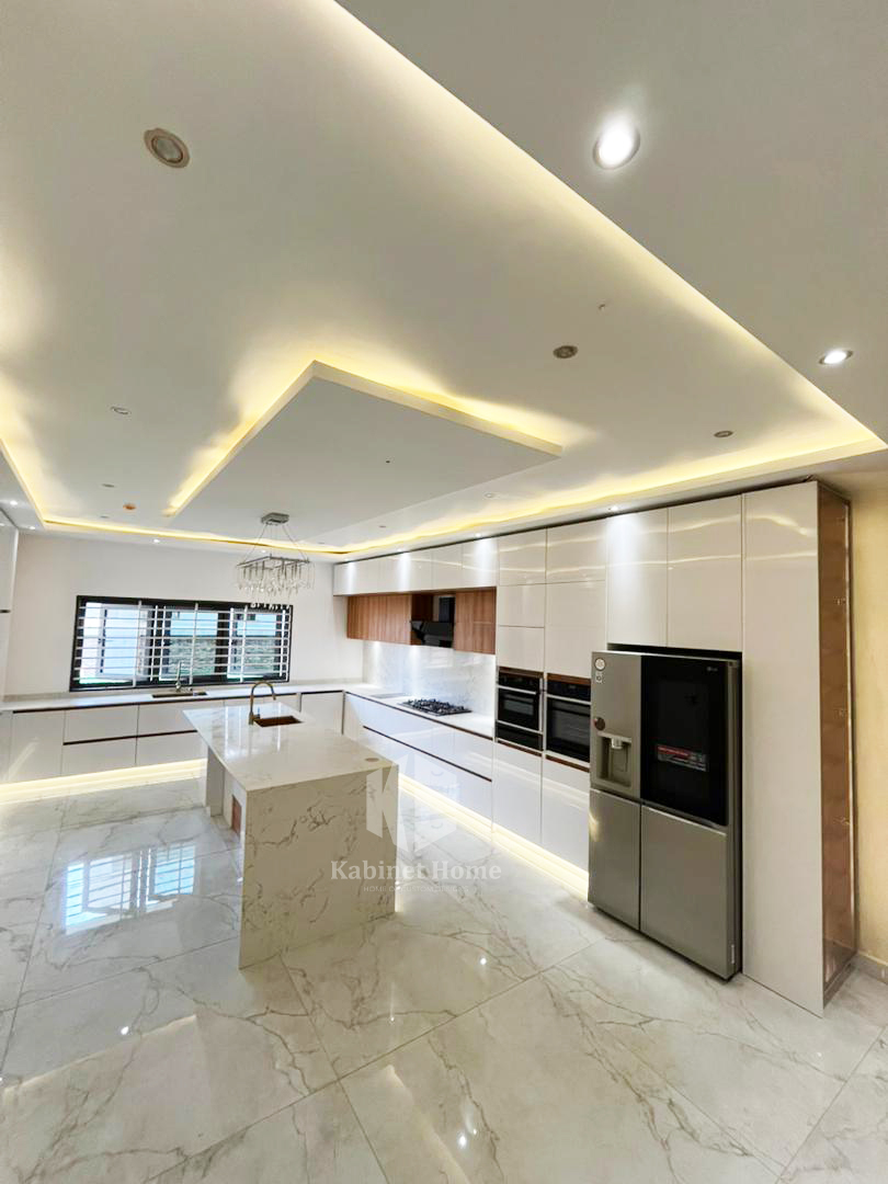 Custom Kitchen Cabinets